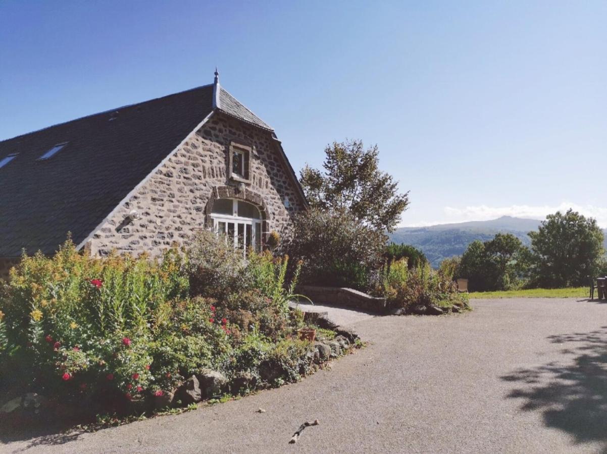Maison D'Hotes La Grange Salers Exteriér fotografie