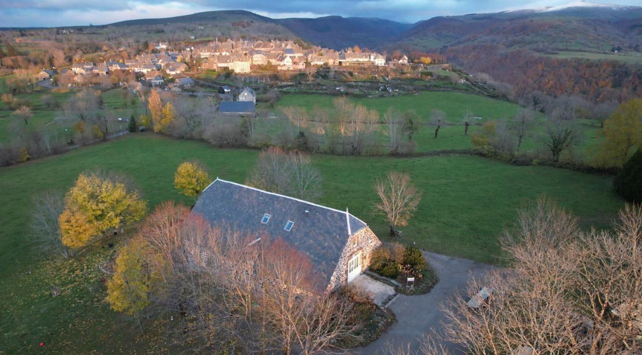 Maison D'Hotes La Grange Salers Exteriér fotografie